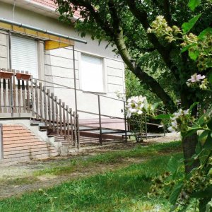 Eladó családi ház Kartalon