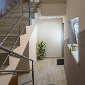 Eladó többfunkciós családi ház