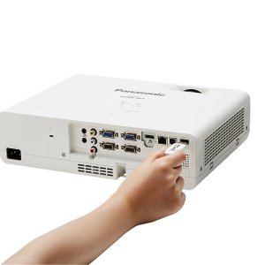 Panasonic PTLW376 projector