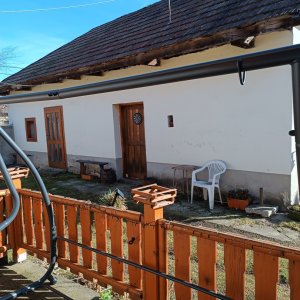 Eladó autentikus családi ház Vámosmikola központjában