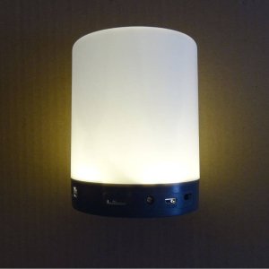 Bluetooth hangszóró rádió világitás dobozában új
