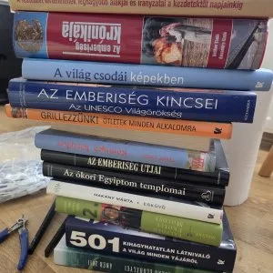 Eladó könyvek