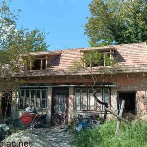 Tata Baj szőlőhegyen befejezési munkákért kiadó
