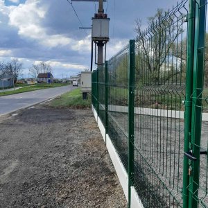 Kerítésépítés drótháló drótkerítés kerítés oszlop kapu