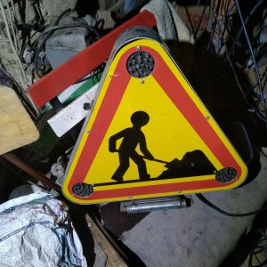 Háromszög LED villogó tábla retro