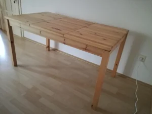 Nagy méretű fenyő asztal  szállítás