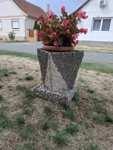 Kő virágcserép talpazat Kő virágcserép talpazat
