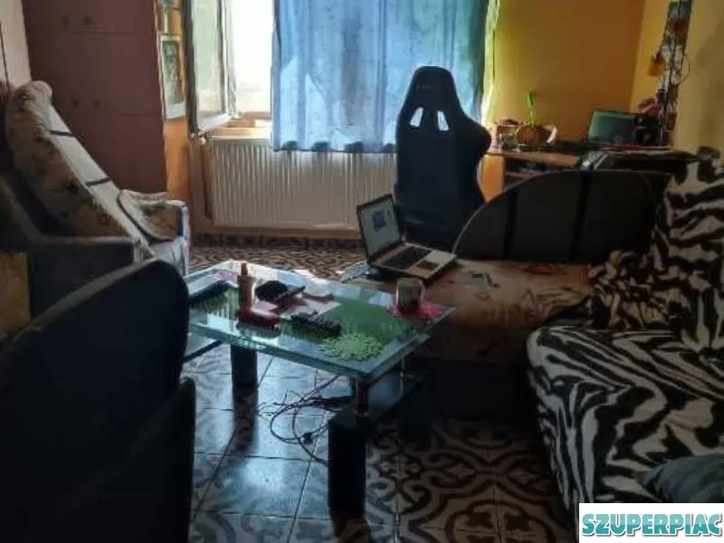 Eladó bontandó felújítandó családiház