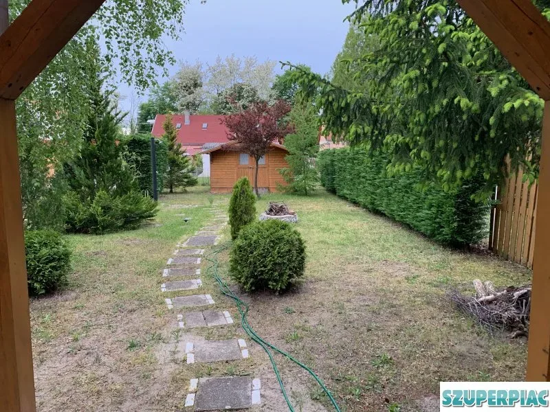 Balatonfenyvesen nyaraló eladó cserélhető