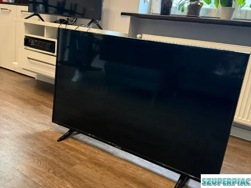Hibátlan jó állapotú Starlight Ultra HD okos TV eladó 50