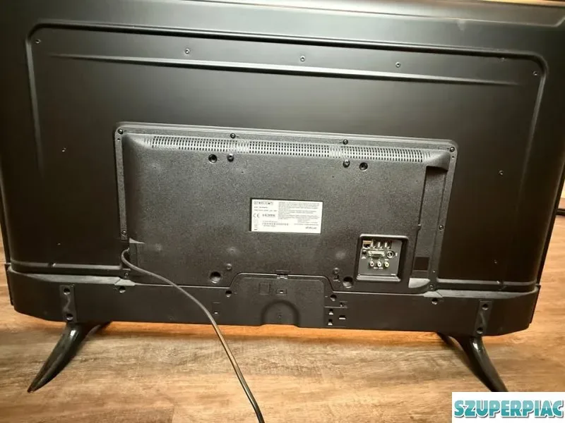 Hibátlan jó állapotú Starlight Ultra HD okos TV eladó 50