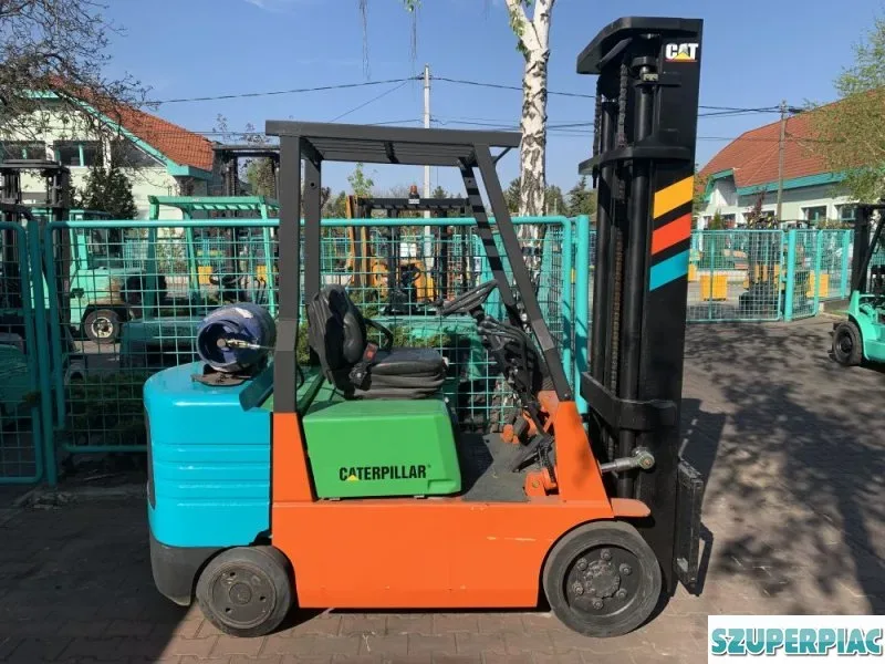 Caterpillar 3 tonnás targonca V3670