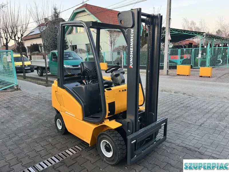 Jungheinrich 2 tonnás targonca V4033