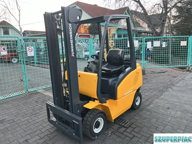 Jungheinrich 2 tonnás targonca V4033