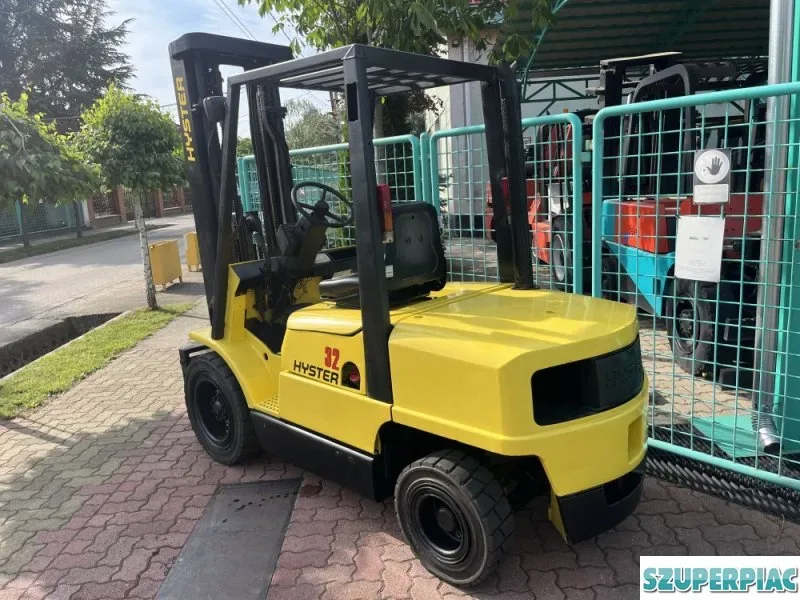 Hyster 32 tonnás targonca V4045