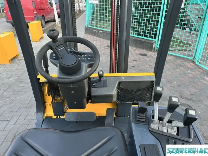 Jungheinrich 2 tonnás targonca V4033