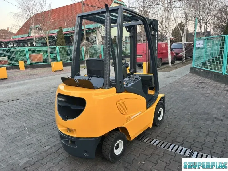 Jungheinrich 2 tonnás targonca V4033