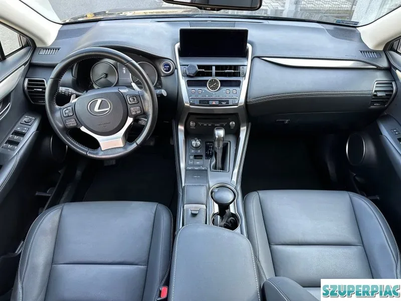 Lexus NX 300h Prestiege Safety CVT Hybrid