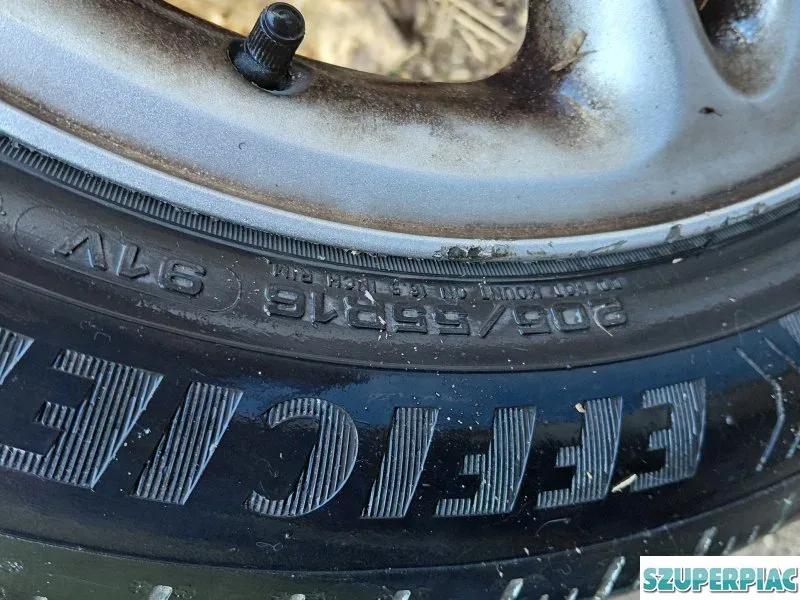 Seat alufelni nyári gumival