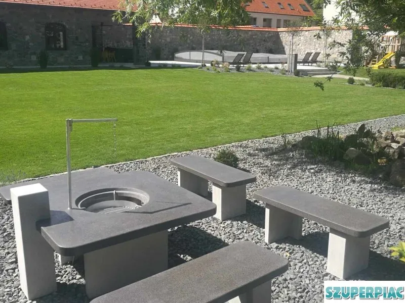 Modern műkő szalonnasütő bográcsozó