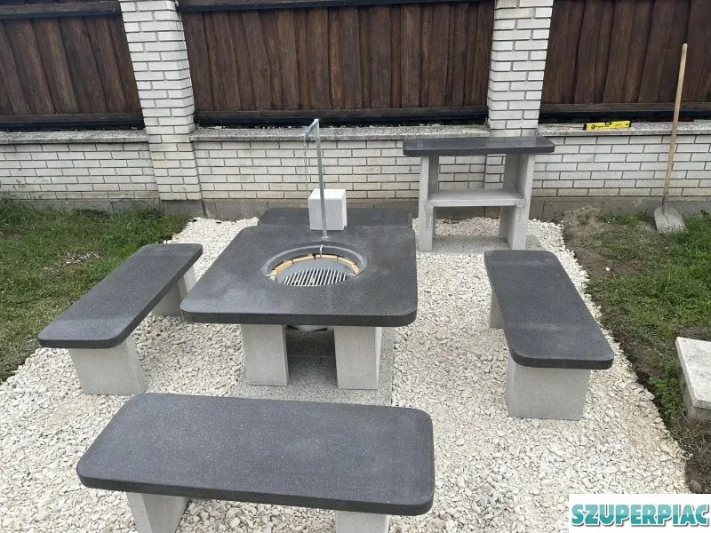 Modern műkő szalonnasütő bográcsozó