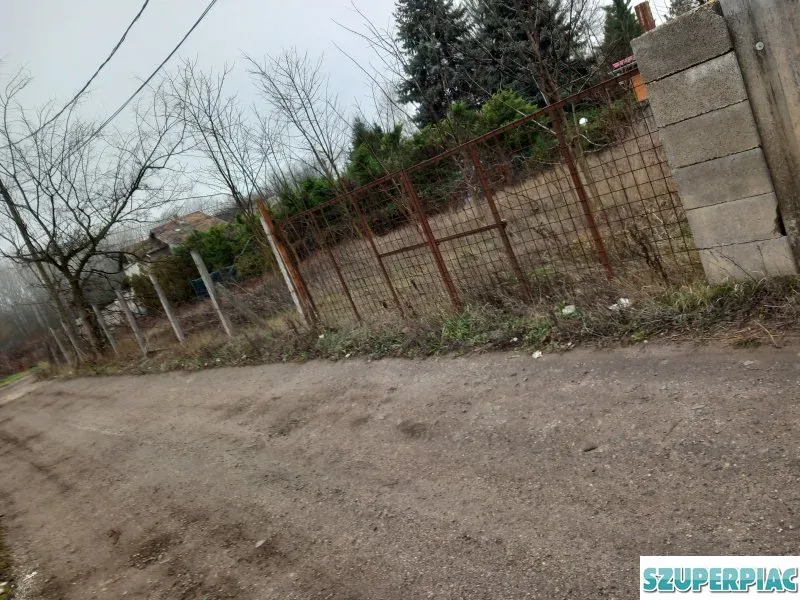 Eladó telekrész Üllő