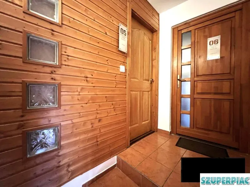 Eladó 2 db apartman Gyulán