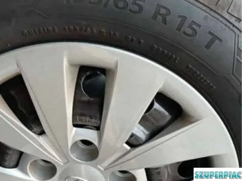 HYUNDAI I30 nyári gumi szett