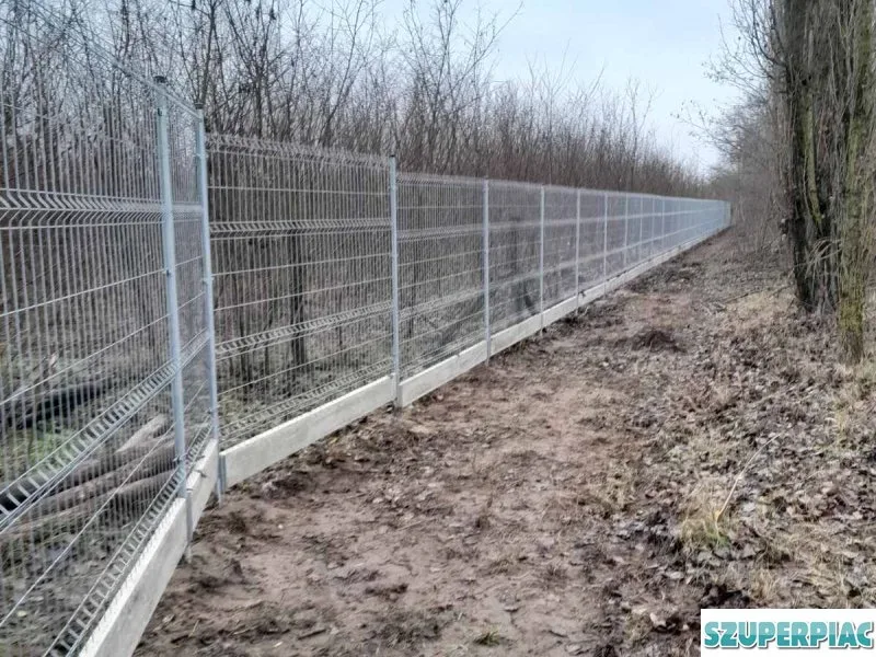 Kerítésépítés vadháló drótfonat drótháló kapu oszlop huzal