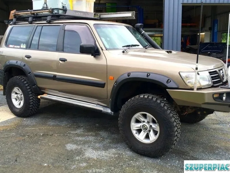 Szélesített sárvédőívek Offroad ABS műanyagból polietilénből
