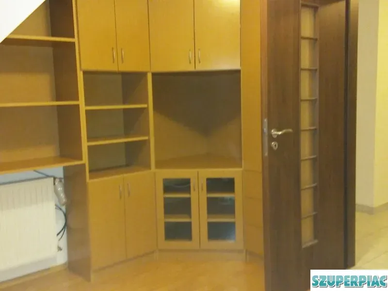Szimpatikus lakás eladó