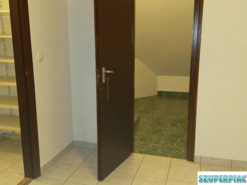 Szimpatikus lakás eladó