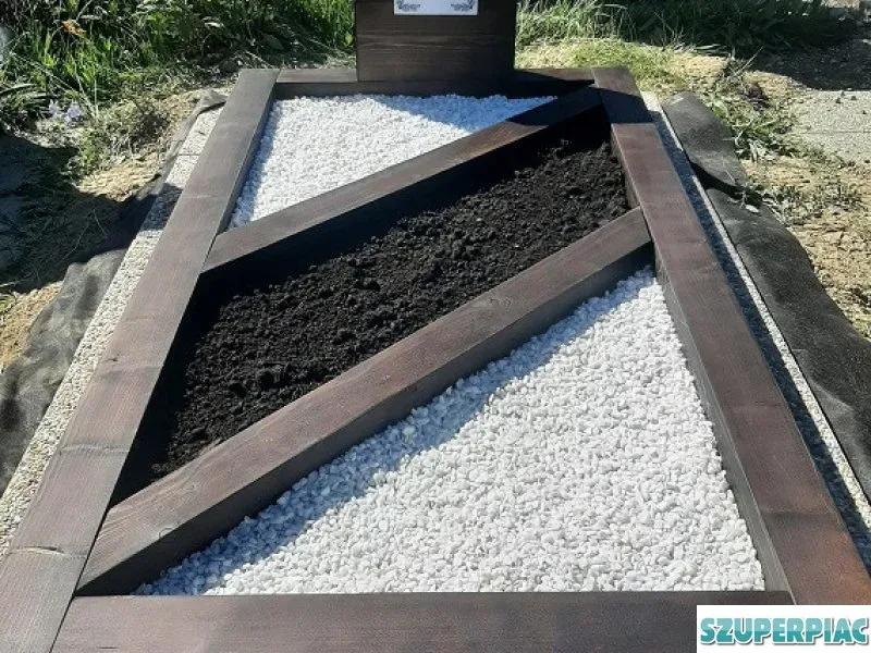 Egyedi Síremlék Gerendából
