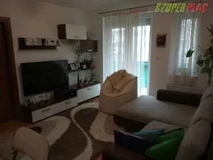 Lakás