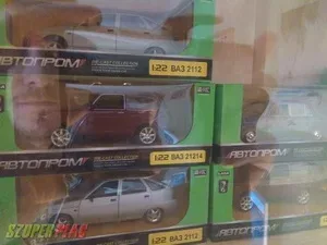 Eladó fém Lada modellek (2104, 2106, 2107, stb.)