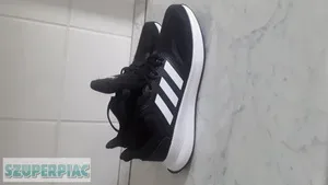 Adidas futócipő Adidas futócipő