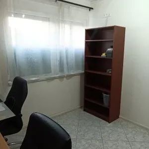 Lakás és autószerelő műhely Lakás és autószerelő műhely