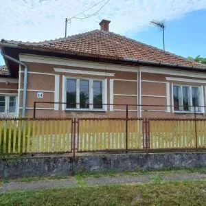 Családi ház Tiszacsege