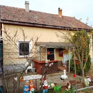 Eladó kétszintes családi ház Vácrátóton