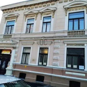 801 Pécs belvárosi 5 db lakás 198 millió
